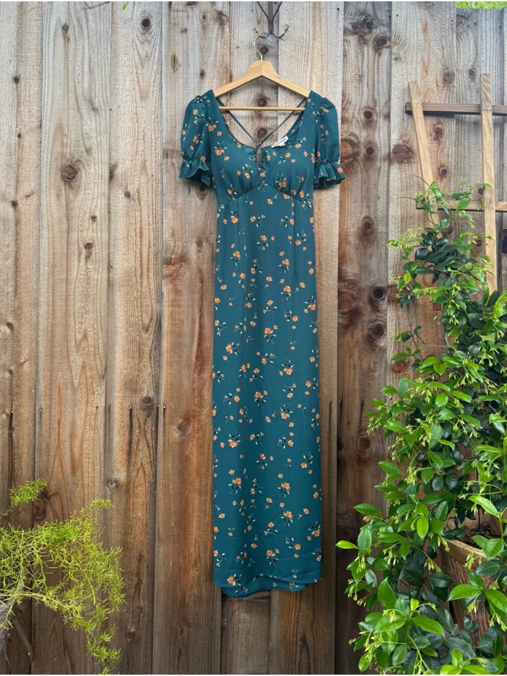 Peacock Teal Floral Sweetheart Neck Puff-sleeves Open-Back Maxi Dress 🌿